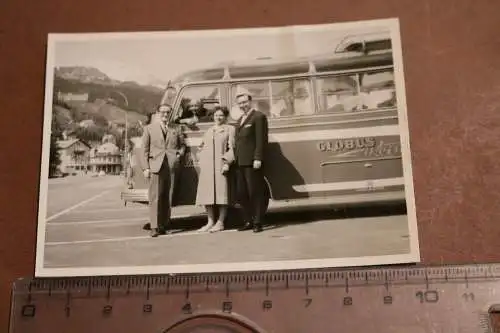 altes Foto - Oldtimer Bus  Globus-Reisen - St. Moritz 1961