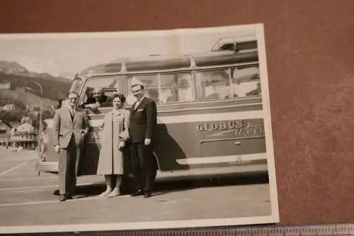 altes Foto - Oldtimer Bus  Globus-Reisen - St. Moritz 1961