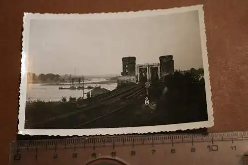 ein altes Foto - Eisenbahnbrücke - Südbrücke Mainz 50er Jahre ?