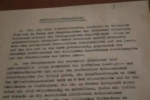 ältere Kopie der Kapitulationserklärung des Deutschen Reiches 1945