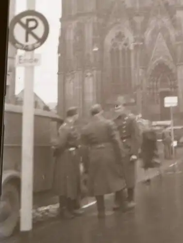 tolles altes Negativ - Soldaten in Köln - Kölner Dom 30-40er Jahre