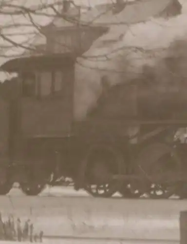 altes Negativ - Dampflok mit Waggons in Fahrt   30-40er Jahre