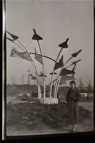 tolles altes Negativ Flughafen in Frankfurt am Main Skulptur Flugstunden