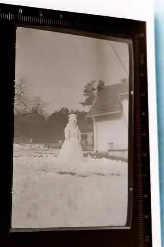 tolles altes Negativ - Schneemann mit Zylinder und Mantel - 30-50er Jahre