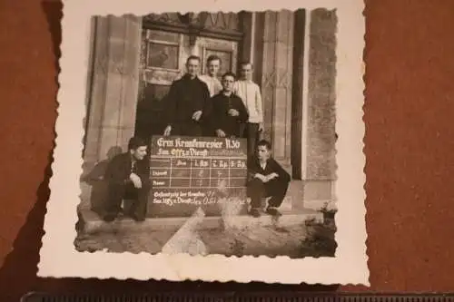  altes Foto - Gruppe Soldaten - Erw. Krankenrevier Nr. 36