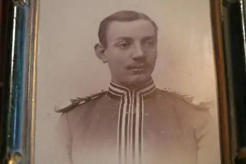 Tolles altes CDV Foto - Portrait Soldat im Bilderrahmen - 1890-1900