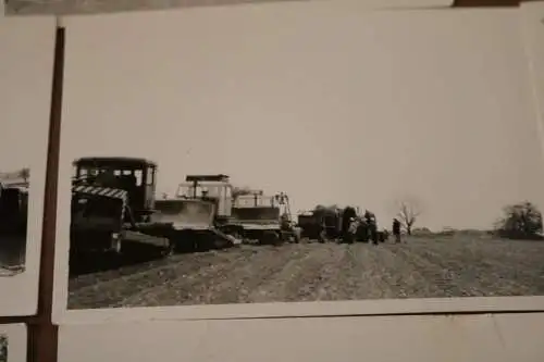 sieben tolle alte Fotos Erdkabel wird verlegt Bulldozer Planierraupen, Neuruppin