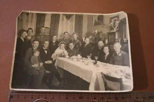 tolles altes Gruppenfoto Hochzeitsgesellschaft - Ehemann Soldat 
