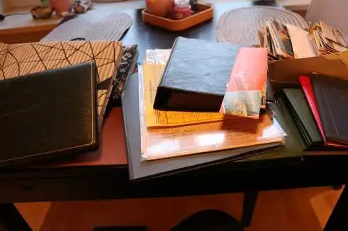  Konvolut Fotos, Fotoalben, Ansichtskarten, Dokumente ca 10kg