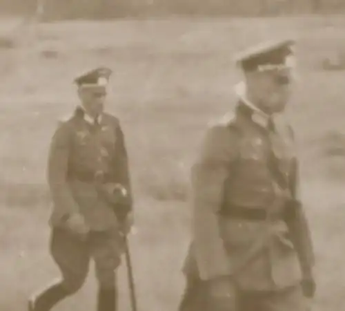 drei alte Negativbilder  abfotografierte Fotos - Soldaten Übung ?? 