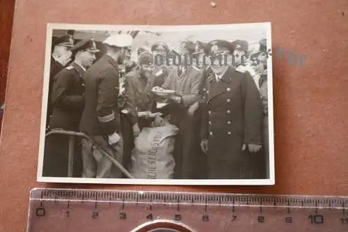 tolles altes Foto - U-Boot Matrosen Rückkehr - Kaleu - Veröffentlichung verboten