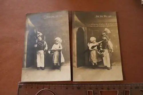 zwei tolle alte Postkarten - Motiv Junge in Uniform 