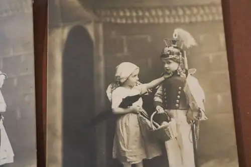 zwei tolle alte Postkarten - Motiv Junge in Uniform 
