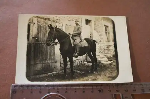 tolles altes Foto - Soldat mit Ringkragen Kavallerie ?  Pickelhaube Pferd 