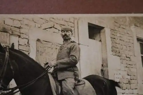 tolles altes Foto - Soldat mit Ringkragen Kavallerie ?  Pickelhaube Pferd