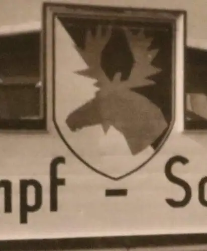 tolles altes Foto - Soldaten - Eingang - Kampfschule - Wappen mit Elchkopf  11.I