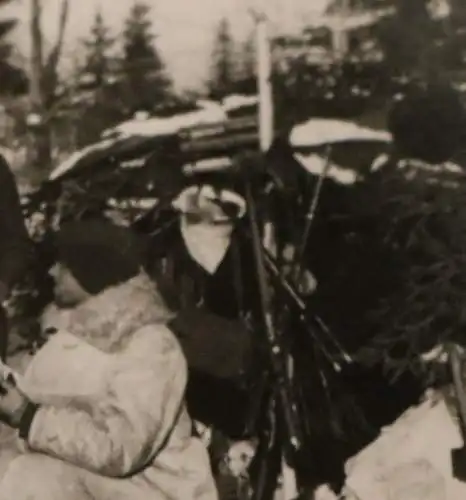 altes Foto Soldaten Rationsverteilung Strasse nach Cholm 1942