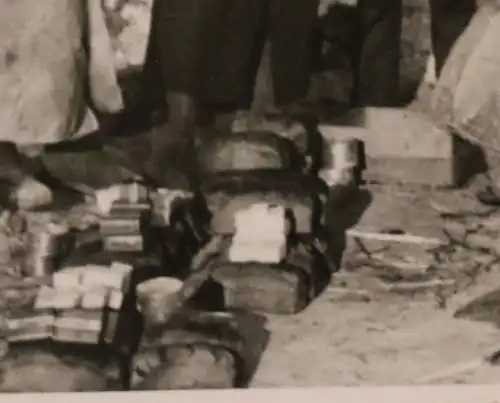 altes Foto Soldaten Rationsverteilung Strasse nach Cholm 1942 