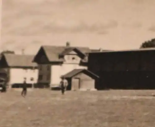 tolles altes Foto kleiner Flugplatz - Flugzeuge, Doppeldecker - Kirche - Ort ??