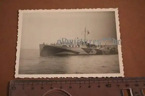 tolles altes Foto  Schnellboot ?? Dreizack  ?  im Tarnanstrich - Ostsee 1945