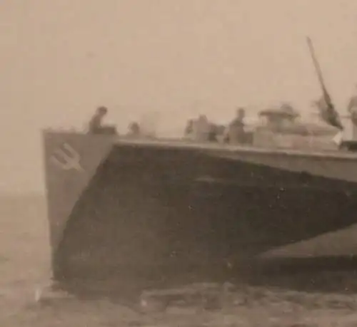 tolles altes Foto  Schnellboot ?? Dreizack  ?  im Tarnanstrich - Ostsee 1945