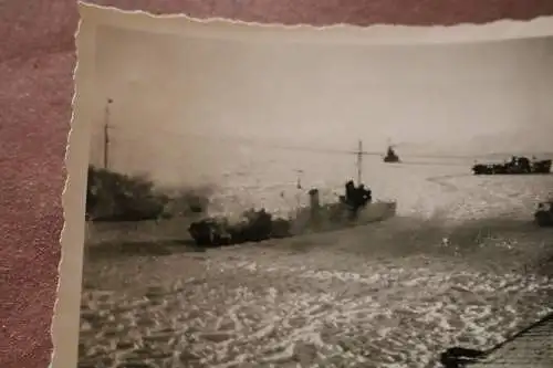tolles altes Foto - Torpedobootsverband   eingefroren Ostsee 1941