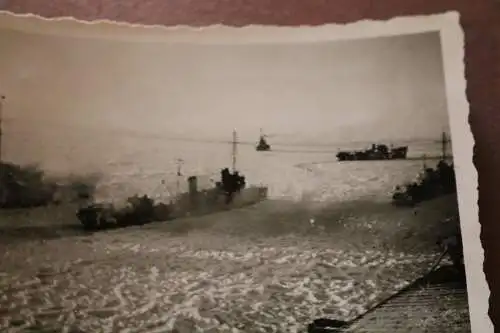 tolles altes Foto - Torpedobootsverband   eingefroren Ostsee 1941