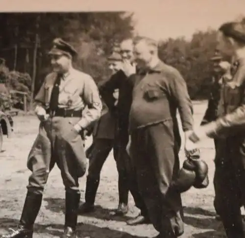  altes Foto - Soldaten - Boxer mit Boxhandschuhe - Oldtimer - Raum Westfalen 