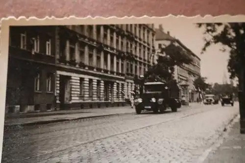  altes Foto - LKW fährt  durch eine Stadt Reichswehr  - 1933 Ort ??