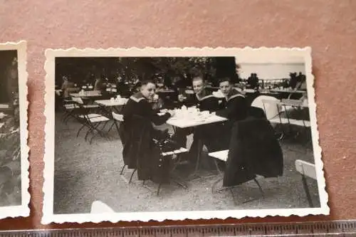 zwei alte Fotos - Matrosen in Mürwik Johannisgarten 