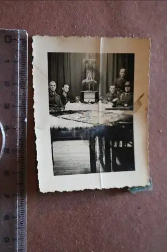 tolles altes Foto Soldaten Flak-Abteilung mit Radio , Weihnachten ?? 