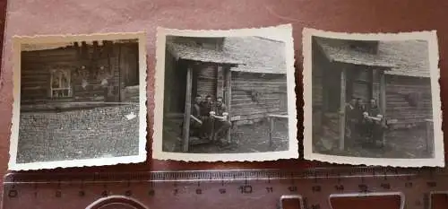 drei alte Fotos Soldaten - vor Hütte - Russland ?