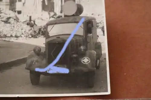 tolles  altes Foto - Lautsprecherwagen der Luftwaffe im Tarnantrich - Symbol 