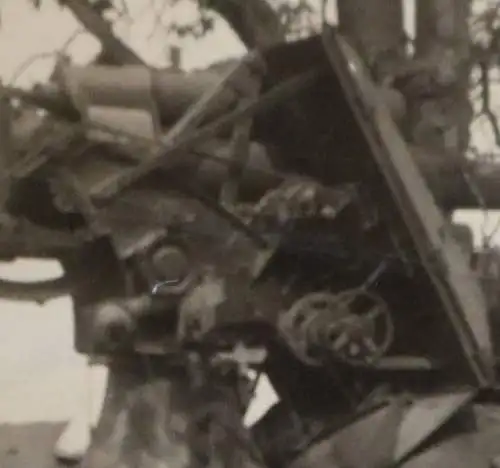 altes Foto seltene Aufnahme 8,8 cm Flak 18 (Sfl.) auf schwerem Zugkraftwagen 12t