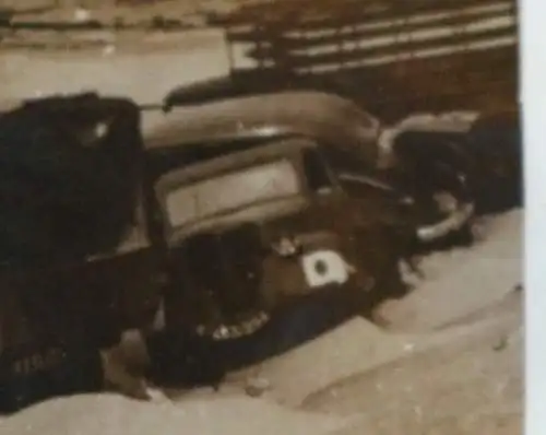 altes Foto - zerstörte Fahrzeuge am Strand - Dünkirchen  ??