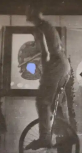 zwei alte Fotos Frontbetreuung ?? Mann auf Einrad - Lufttorpedo-Zug 12 Luftwaffe