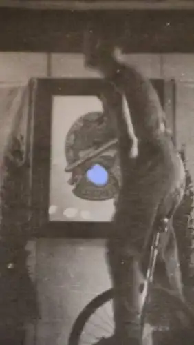 zwei alte Fotos Frontbetreuung ?? Mann auf Einrad - Lufttorpedo-Zug 12 Luftwaffe