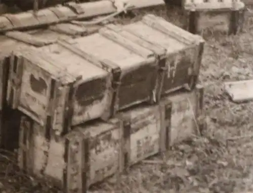 altes Foto - Soldaten prüfen Munition - Fallschirmjäger - Sklovo ??? 