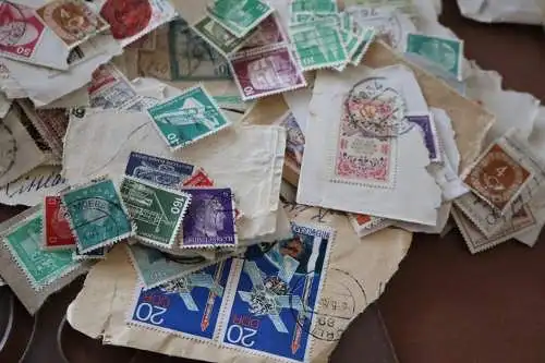 Briefumschlag mit alten Briefmarken 