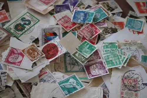 Briefumschlag mit alten Briefmarken 