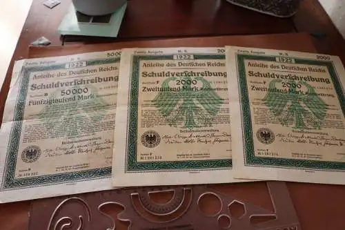 drei alte Schuldverschreibungen Deutsches Reich 50.000 , 2000 Mark + Zinsleihsch