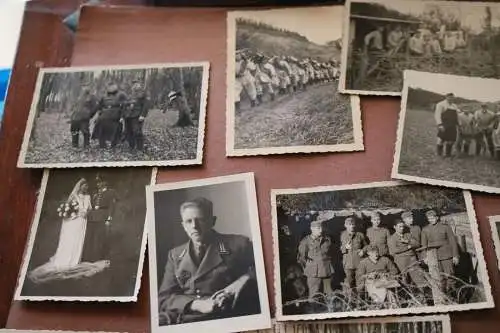 elf alte Fotos eines Soldaten - 