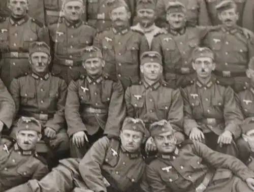 elf alte Fotos eines Soldaten - 