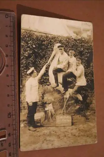 tolles altes Foto - Soldaten sitzen auf einem Storch - Munster Lager 1913
