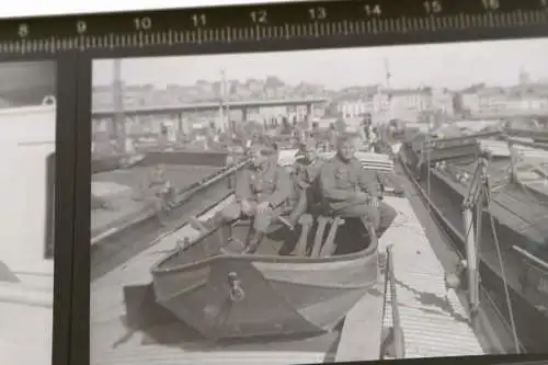 vier tolle alte Negative Soldaten Hafen - Schiffe mit Tarnanstrich Boulogne-sur
