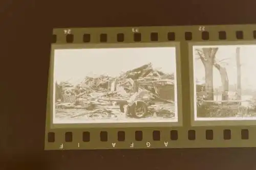 drei alte Negativbilder - abfotografierte Fotos - Soldatengräber usw Russland ??