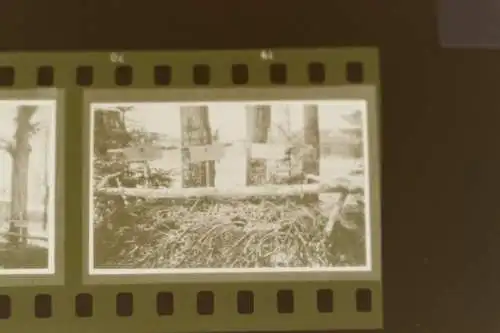 drei alte Negativbilder - abfotografierte Fotos - Soldatengräber usw Russland ??