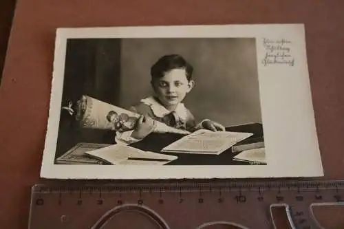 tolle alte Karte  Fotokarte - erster Schultag - Junge mit Schultüte 30er Jahre 