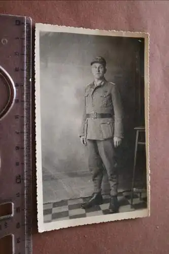 altes Foto - Portrait eines Soldaten - aufgenommen Italien 1944