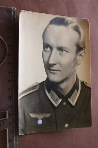 tolles altes Foto - Portrait eines Soldaten   1942